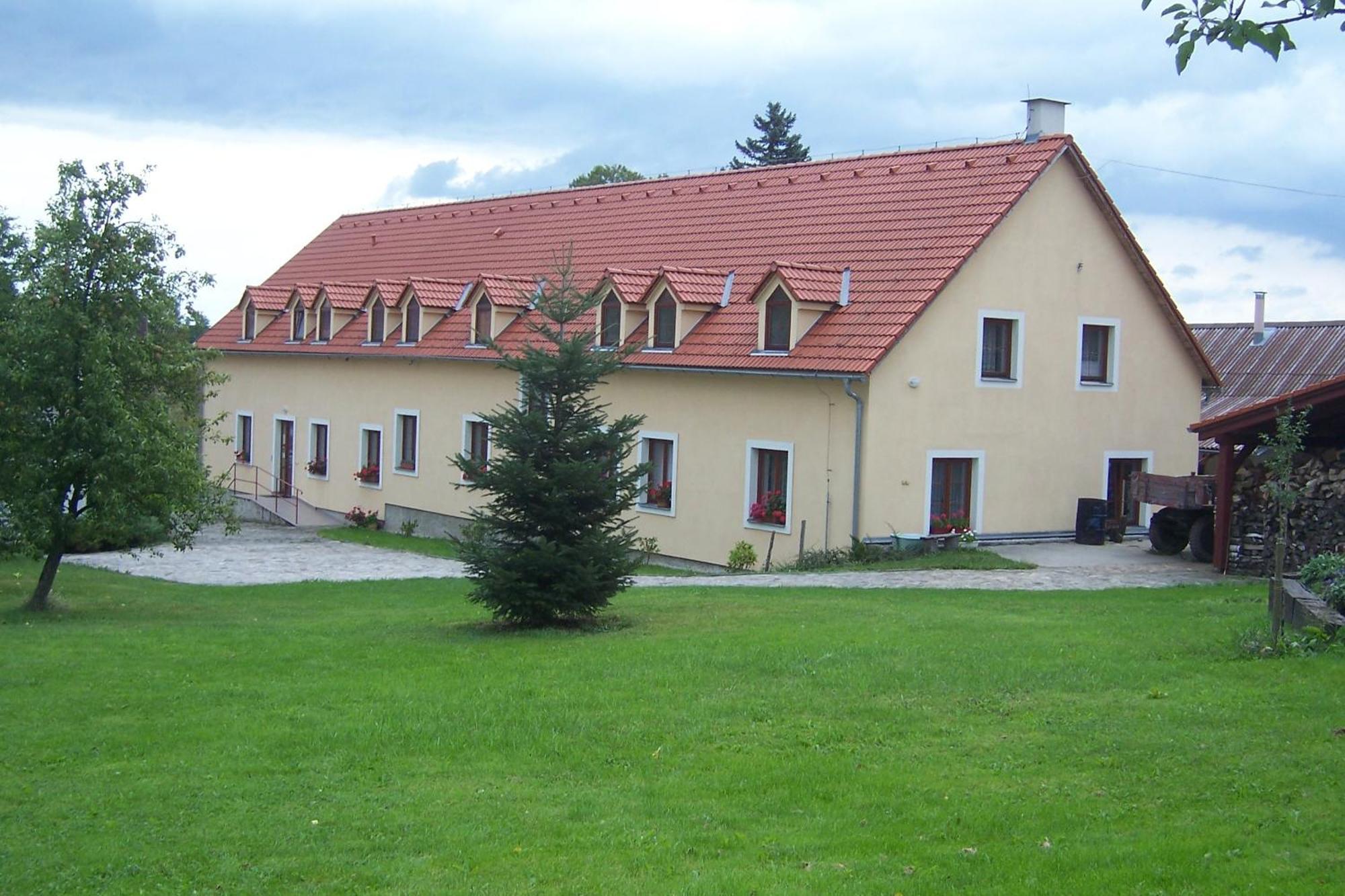 Penzion U Krumlova Srnin Экстерьер фото